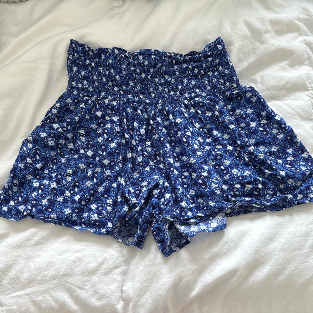 Floral and flowy Aerie shorts. Size small. Barely worn